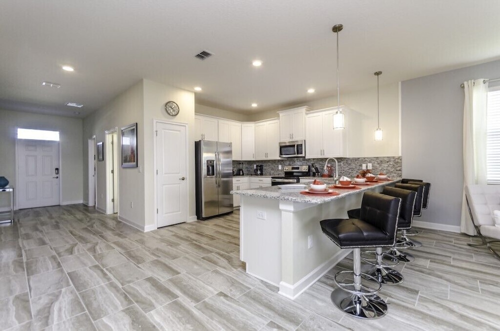 8 Bedroom 5 Bathroom With Spa Games