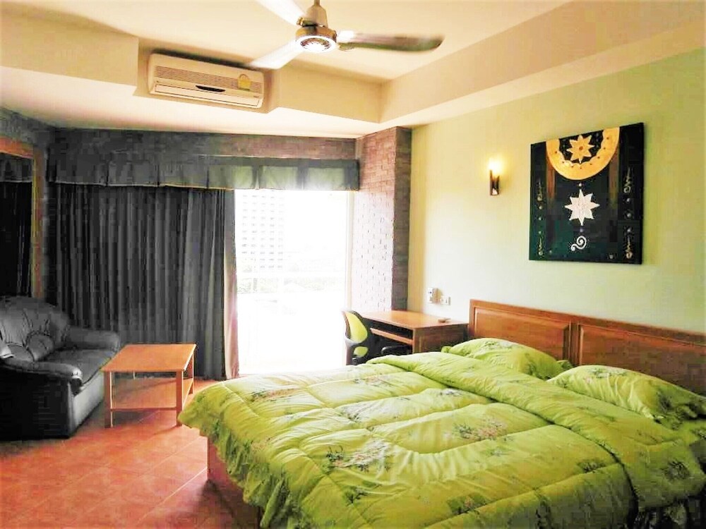 View Talay 1B sea View Apartment Pattaya
