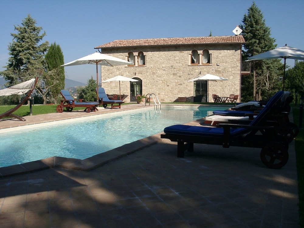 Podere Caldaruccio La Pineta Villa 22 People