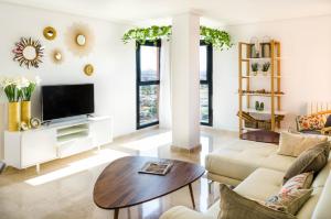 ApartUP Levante Skyline photo 1