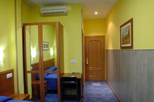 Hostal Los Claveles photo 1