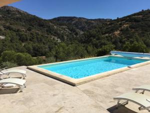 Joli Gîte avec Piscine Chauffée situé en campagne de Cavaillon, 4 personnes, LS2-292