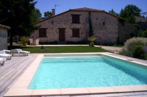 Maison de 3 chambres avec piscine privee terrasse amenagee et wifi a Saint Cirq