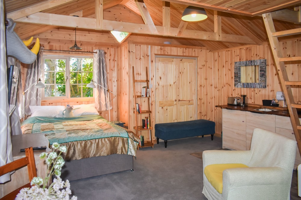 Rustic Cabin Getaway in Brighton