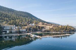Cozystay Signature: Lake Okanagan Resort
