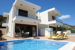 Palaiokastro Villas