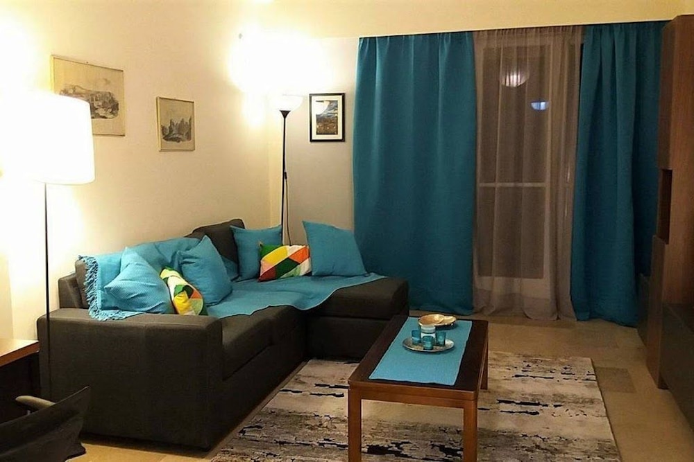 Funky Apt in Central Athens Near Metro